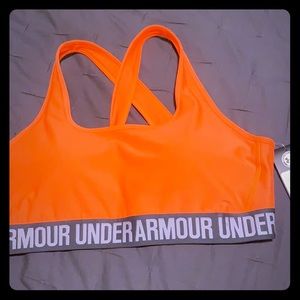 UA compression sports bra